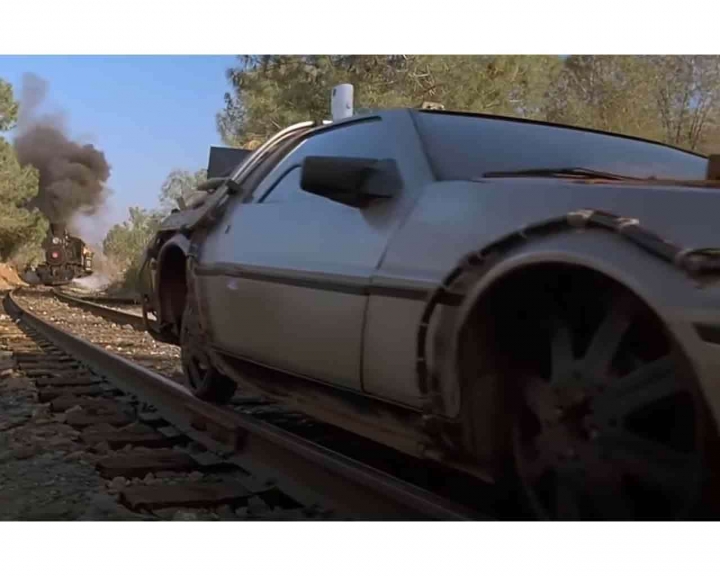 Hollywood Rides: Back To The Future Part 1-3 De Lorean Frost Effect / Delorean Railroad Wheels 1:32