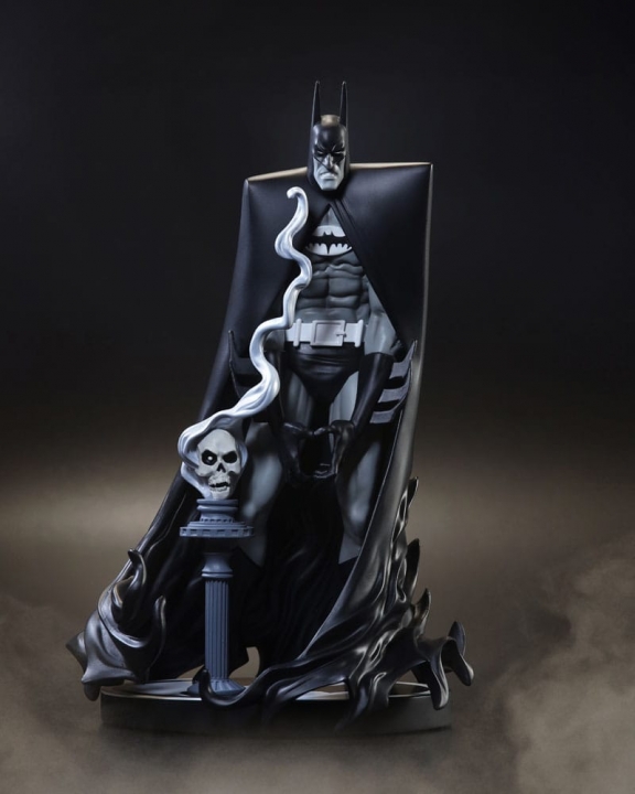 DC Direct Resin Statue 1/10 Batman Black & White by Bill Sienkiewicz 20 cm