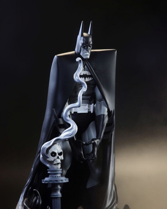 DC Direct Resin Statue 1/10 Batman Black & White by Bill Sienkiewicz 20 cm