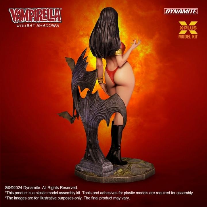 Dynamite: Vampirella with Bat Shadows 1:8 Scale Model Kit