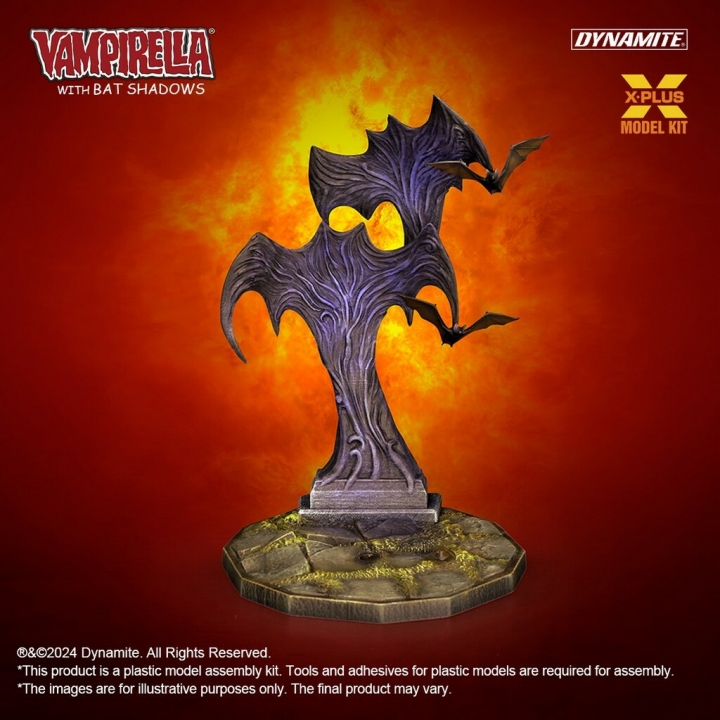 Dynamite: Vampirella with Bat Shadows 1:8 Scale Model Kit