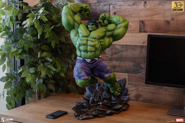 Marvel: Classic Premium Hulk / Red Hulk 1:4 Scale Statue 74 cm