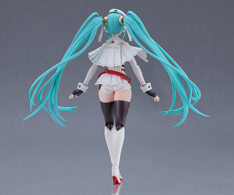 Hatsune Miku GT Project Plamatea Plastic Model Kit Racing Miku: 2023 Ver. 15 cm