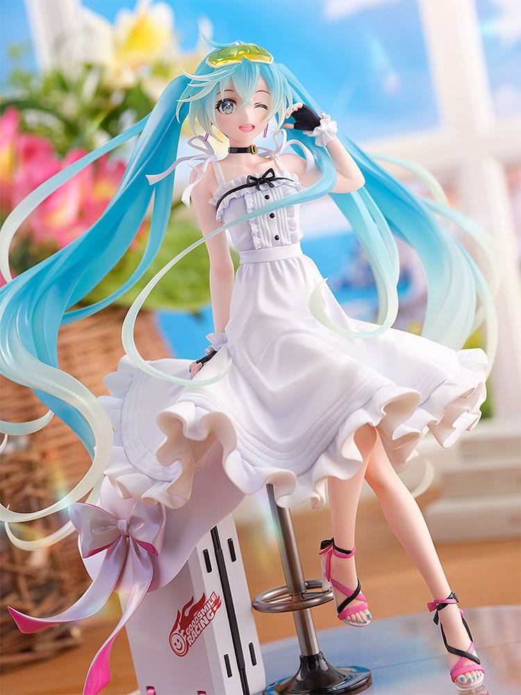 Racing Miku 2021: Hatsune Miku Vacation Style Ver.