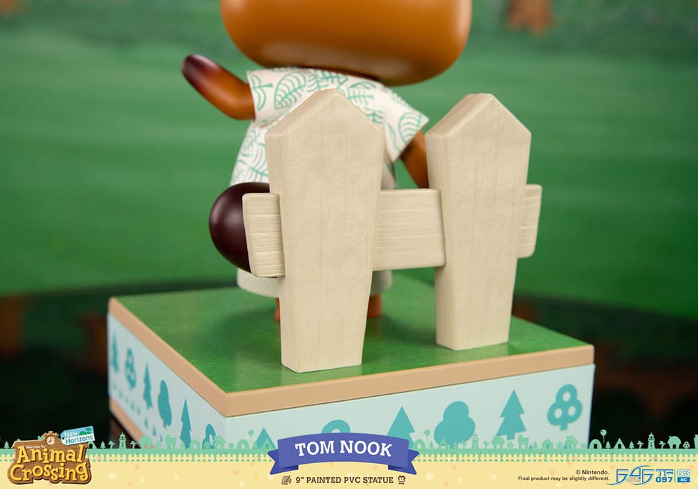 Animal Crossing: New Horizons PVC Statue Tom Nook 22 cm