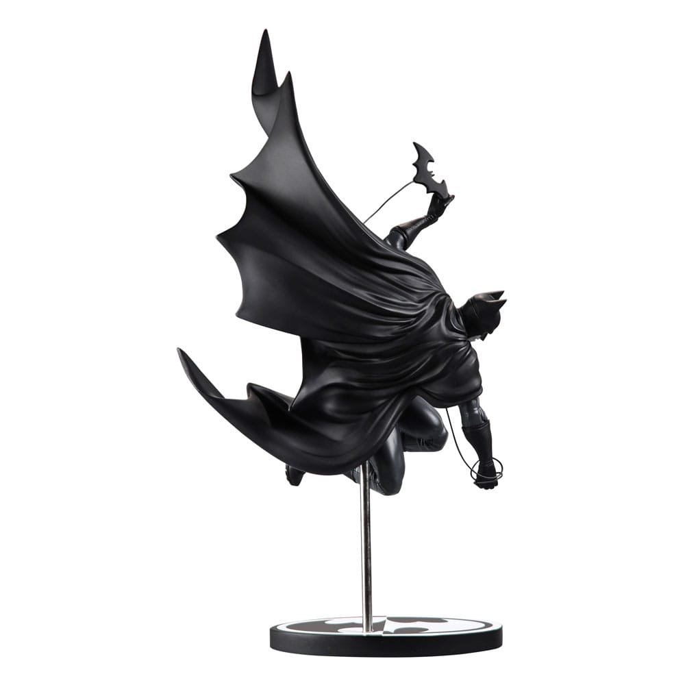 DC Direct Batman Black & White Statue 1/10 Batman by Inhyuk Lee 25 cm