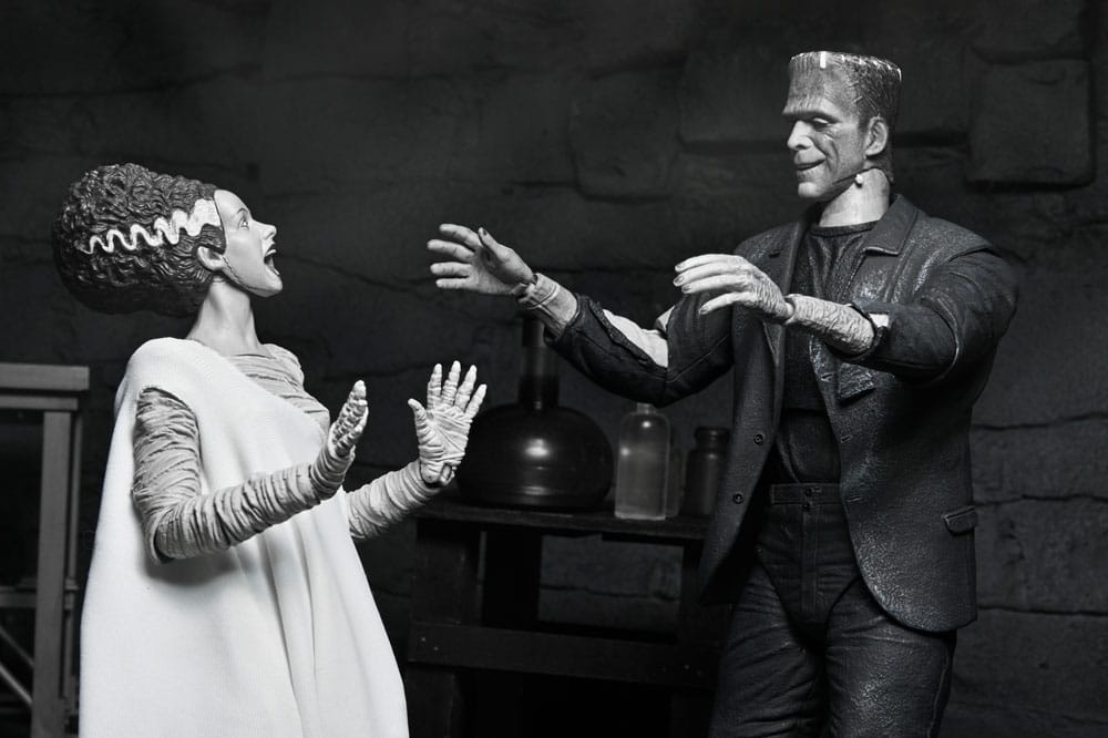 Universal Monsters Action Figure Ultimate Frankenstein's Monster (Bride of Frankenstein) (B&W) 18 cm