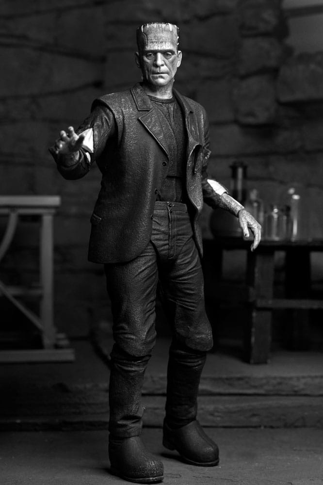 Universal Monsters Action Figure Ultimate Frankenstein's Monster (Bride of Frankenstein) (B&W) 18 cm