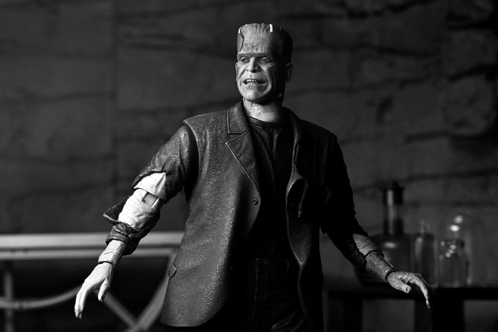 Universal Monsters Action Figure Ultimate Frankenstein's Monster (Bride of Frankenstein) (B&W) 18 cm