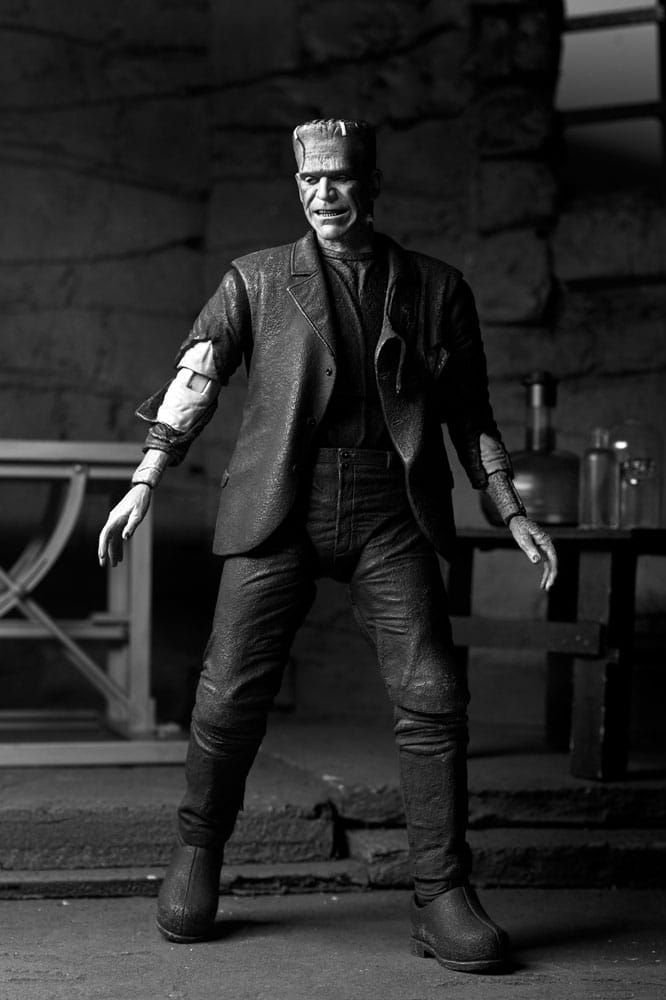 Universal Monsters Action Figure Ultimate Frankenstein's Monster (Bride of Frankenstein) (B&W) 18 cm