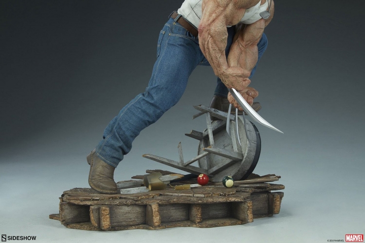 Marvel Premium Format Statue Logan 38 cm