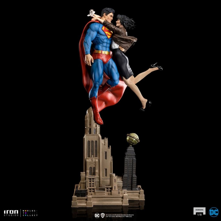 DC Comics Diorama 1/6 Superman & Lois 57 cm