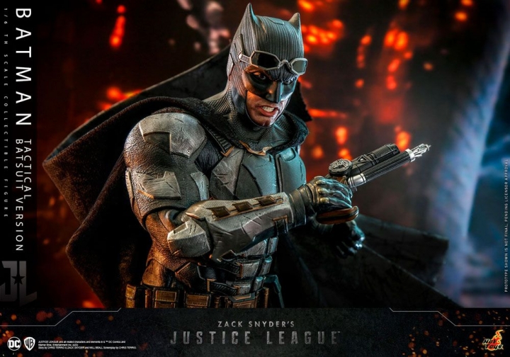 Zack Snyder`s Justice League Action Figure 1/6 Batman (Tactical Batsuit Version) 33 cm