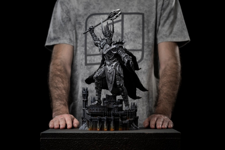 Lord of the Rings: Sauron Deluxe 1:10 Scale Statue 38 cm