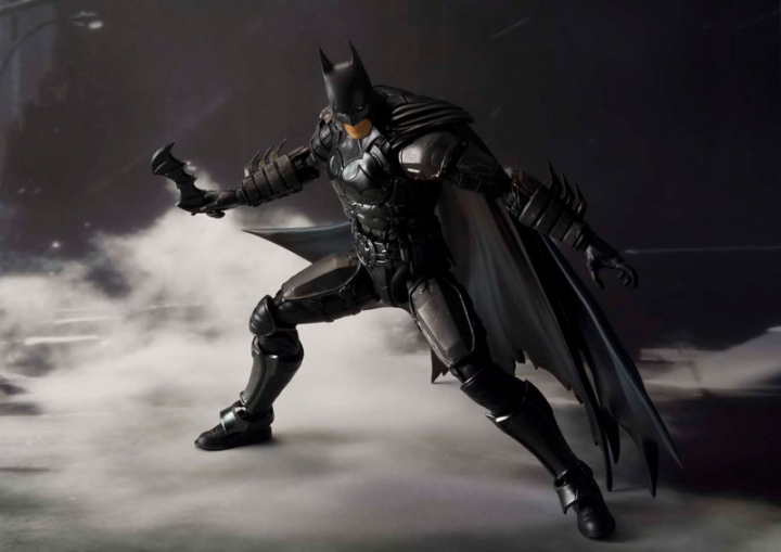 S.H. Figuarts Batman Injustice 14 cm