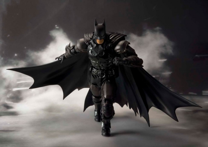 S.H. Figuarts Batman Injustice 14 cm