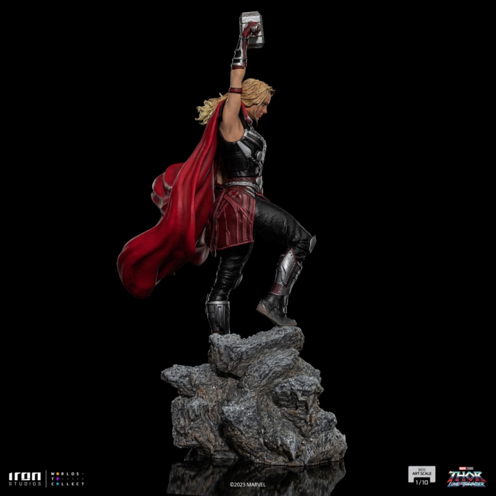 Thor: Love and Thunder Battle Diorama Series Art Scale Statue 1/10 Mighty Thor Jane Foster 29 cm