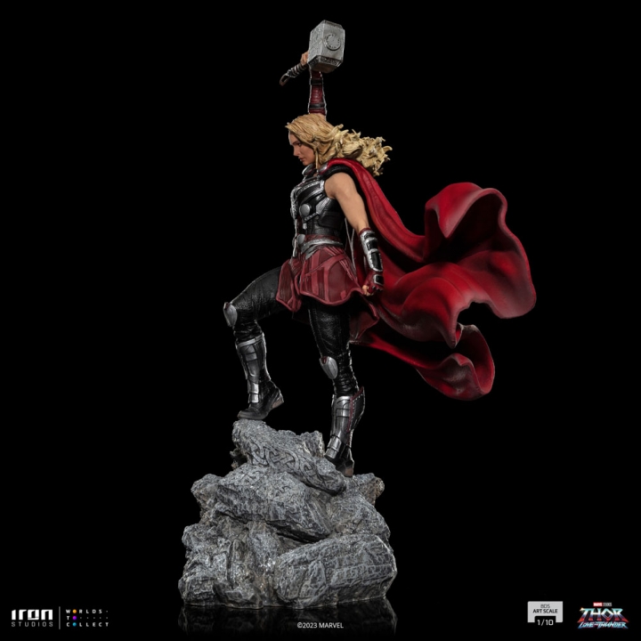 Thor: Love and Thunder Battle Diorama Series Art Scale Statue 1/10 Mighty Thor Jane Foster 29 cm