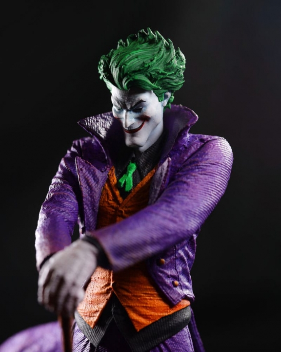 DC Comics Statue 1/10 The Joker by Guillem March 18 cm