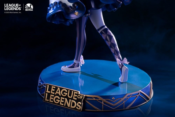 League of Legends Statue 1/6 The Hallowed Seamstress - Gwen 39 cm