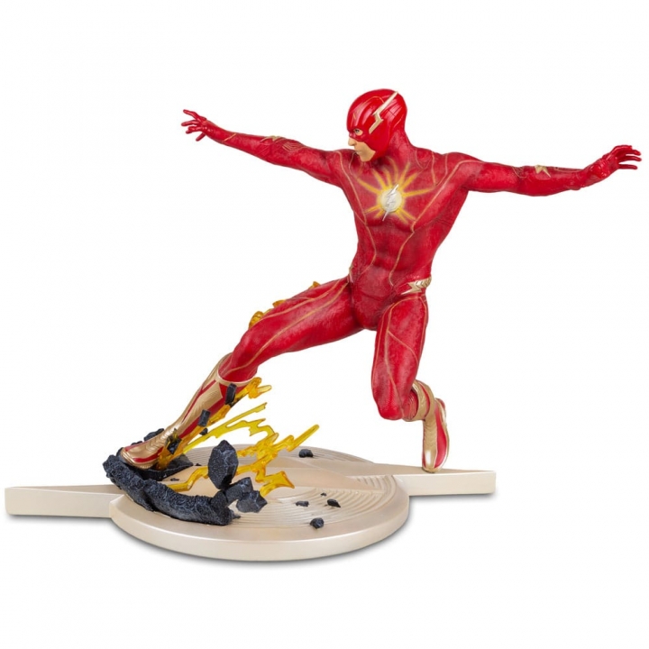 The Flash Statue The Flash (Ezra Miller) / Batman (Michael Keaton) 25-30 cm