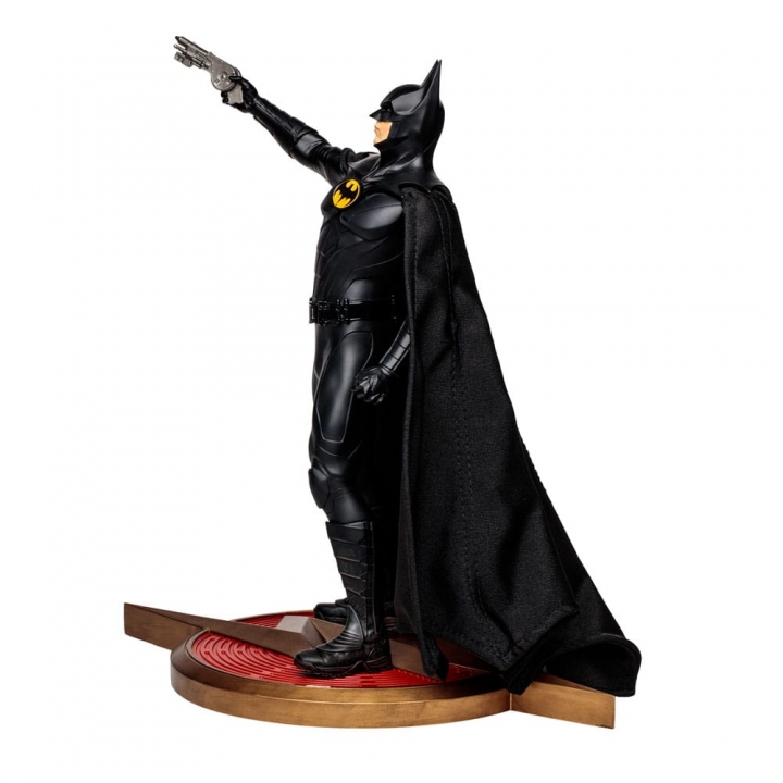 The Flash Statue The Flash (Ezra Miller) / Batman (Michael Keaton) 25-30 cm