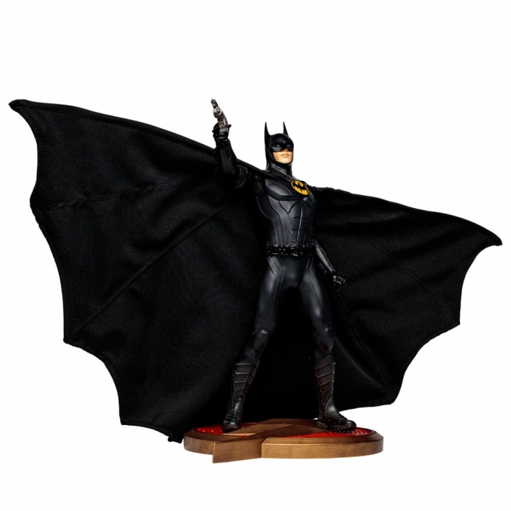 The Flash Statue The Flash (Ezra Miller) / Batman (Michael Keaton) 25-30 cm