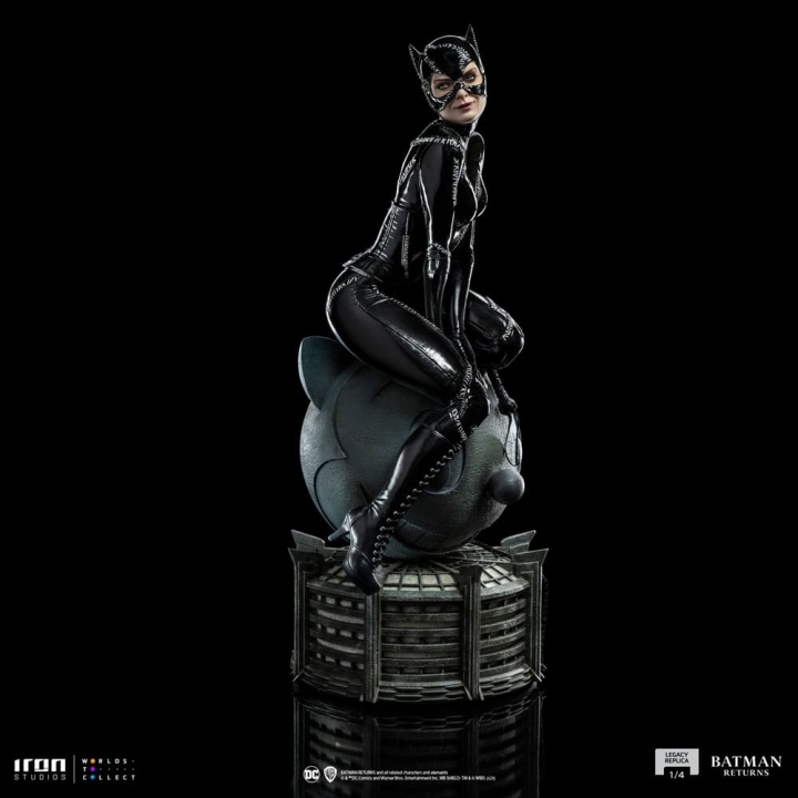 Batman Returns Legacy Replica Statue 1/4 Catwoman 49 cm