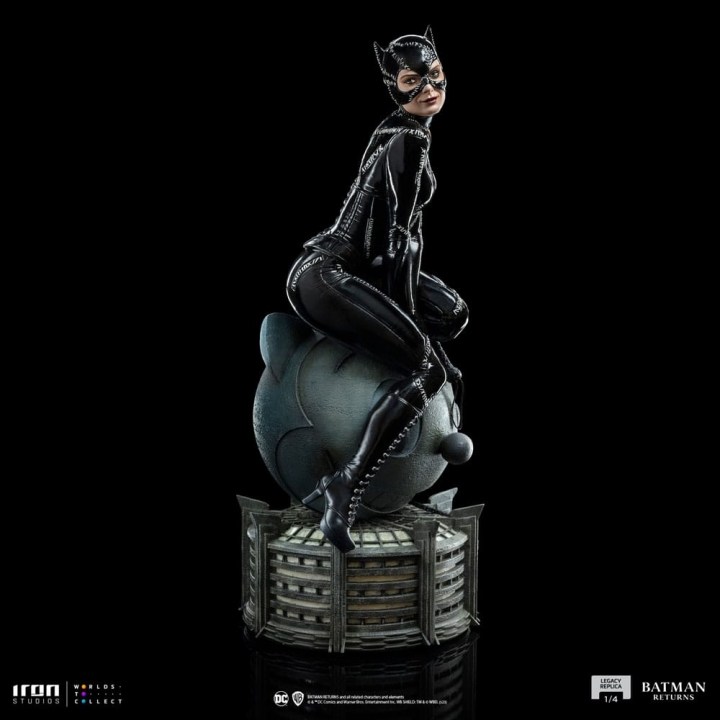 Batman Returns Legacy Replica Statue 1/4 Catwoman 49 cm