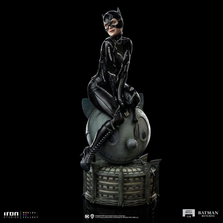 Batman Returns Legacy Replica Statue 1/4 Catwoman 49 cm