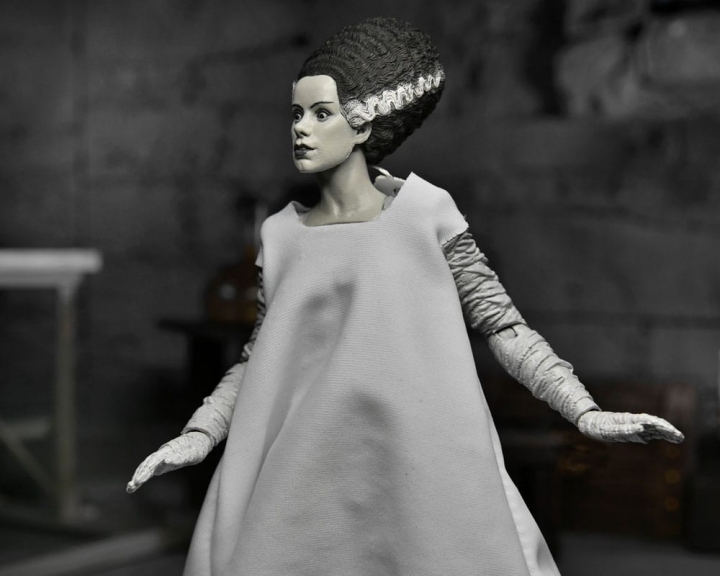 Universal Monsters Action Figure Ultimate Bride of Frankenstein (Black & White) 18 cm