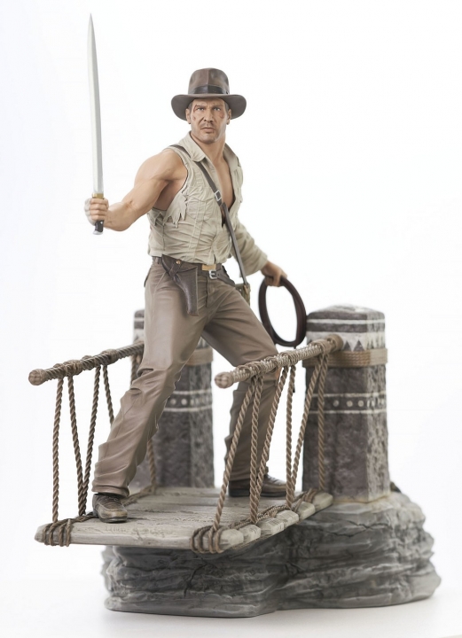 Indiana Jones: Temple Of Doom - Deluxe Gallery Rope Bridge PVC Statue 28 cm