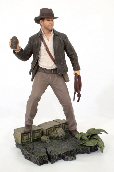 Indiana Jones: Premier Collection Treasures 1:7 Scale Statue 24 cm