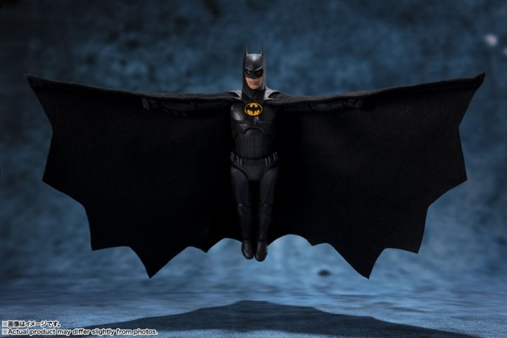 The Flash S.H. Figuarts Action Figure Batman 15 cm