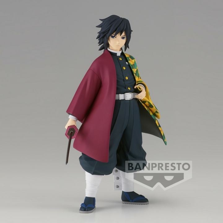 Demon Slayer Kimetsu no Yaiba: Vol. 46 Goto / Giyu Tomioka Figure 16-17 cm