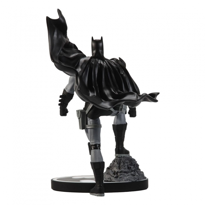 DC Direct Resin Statue Batman Black & White by Mitch Gerads 20 cm