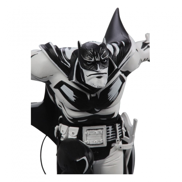 DC Direct Resin Statue Batman Black & White White Knight by Sean Murphy 23 cm