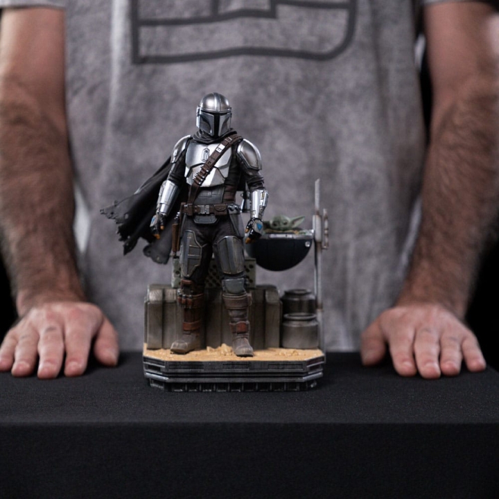 Star Wars The Mandalorian Scale Statue 1/10 Din Djarin and Din Grogu 21 cm