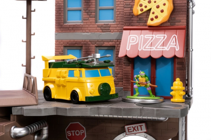 TMNT: Nano Scene Turtle Lair with 4 Metalfigs